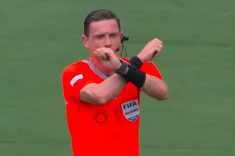 غرامة تصل إلى 6 مليون دولار.. إشارة "لا للعنصرية" تظهر لأول مرة في مونديال الأندية (لائحة)